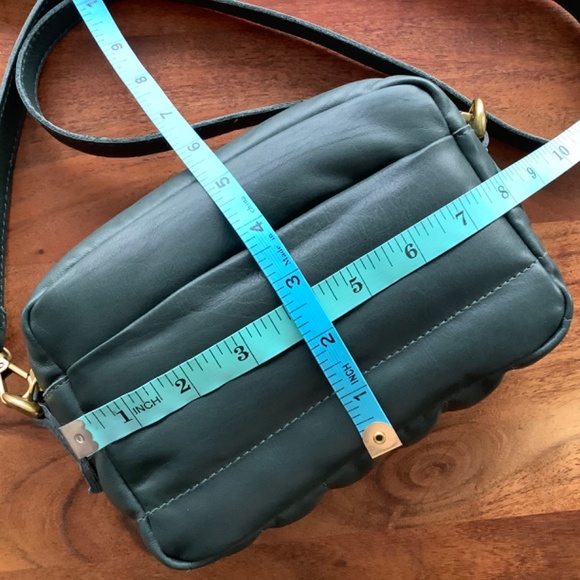 NWT Madewell Transport puffy camera bag dark palm - Picture 4 of 10